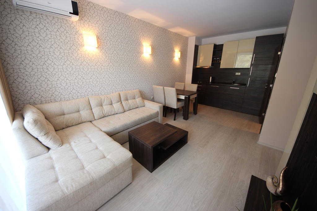 Menada Harmony Suites Apartments Sunny Beach Oda fotoğraf