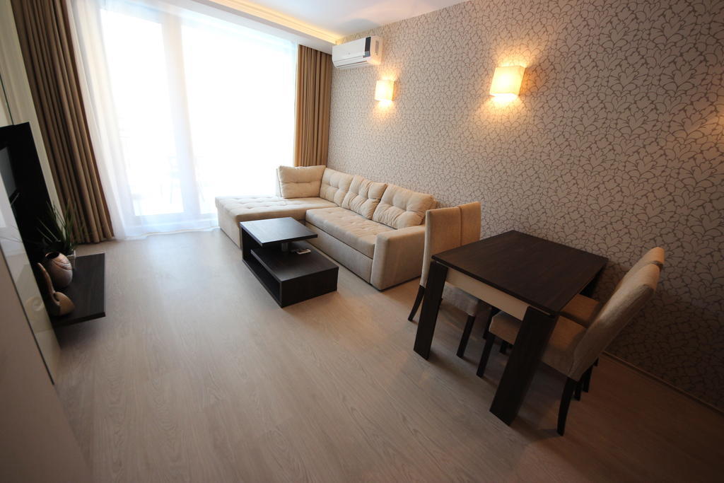 Menada Harmony Suites Apartments Sunny Beach Oda fotoğraf